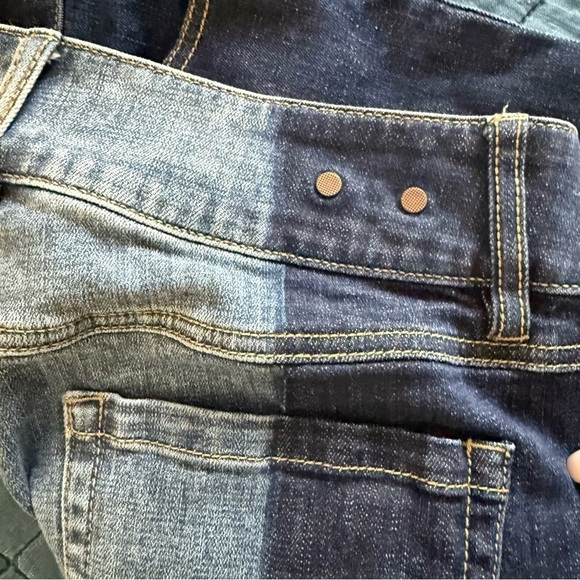 CAbi Hi-low Crop Two Tone Jeans Size 10 - Picture 4 of 8